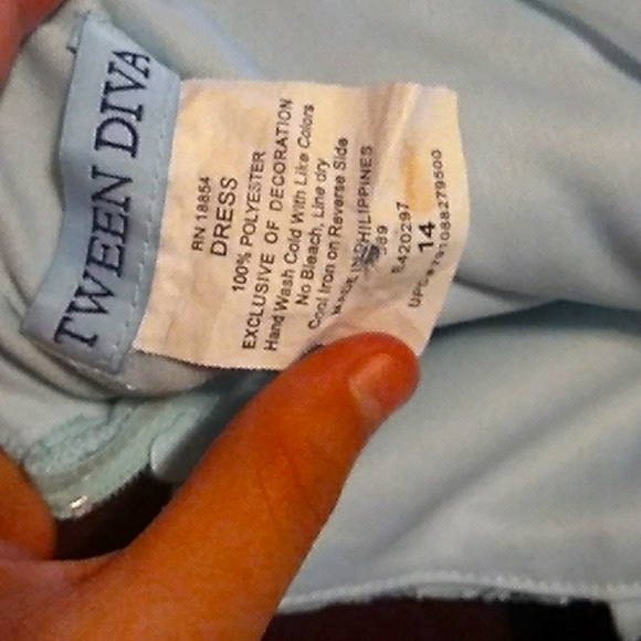 Dress - Picture 3 of 3